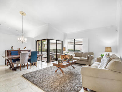 6100 Manchester Lane, Davie, FL 33331