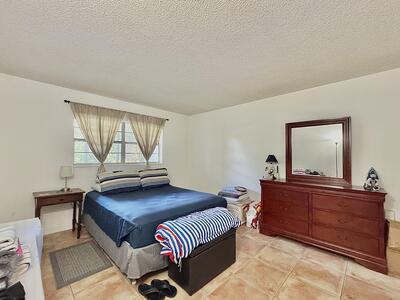 5181 W Oakland Park Boulevard, Lauderdale Lakes, FL 33313