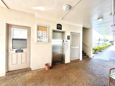 5181 W Oakland Park Boulevard, Lauderdale Lakes, FL 33313