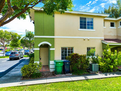 18712 SW 100 Avenue, Cutler Bay, FL 33157