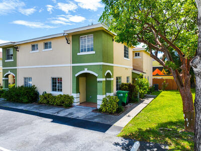 18712 SW 100 Avenue, Cutler Bay, FL 33157