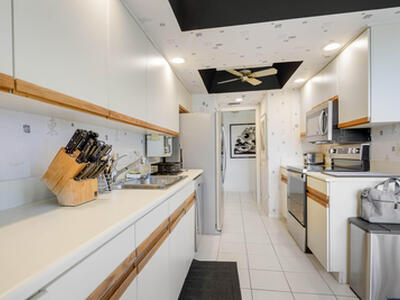 5279 Fountains Drive S, Lake Worth, FL 33467