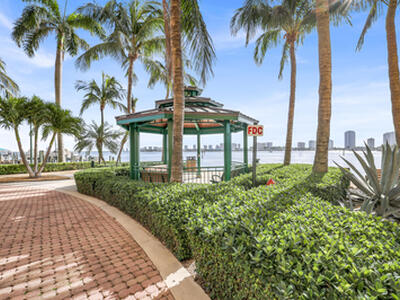 2650 Lake Shore Drive, Riviera Beach, FL 33404