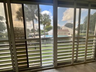 3154 Via Poinciana, Lake Worth, FL 33467