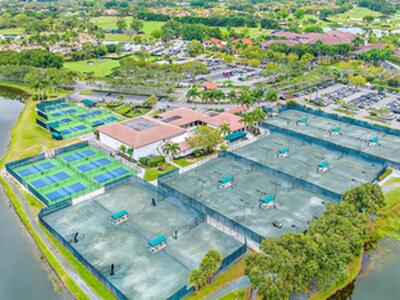 406 Club Drive, Palm Beach Gardens, FL 33418