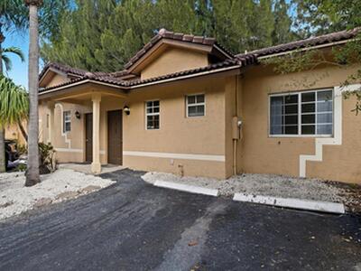 6107 Garden Court, Davie, FL 33314