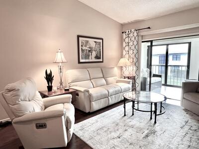 3328 Lucerne Park Drive, Greenacres, FL 33467