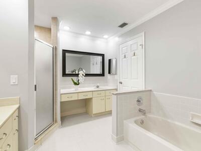 23 Lexington Lane W, Palm Beach Gardens, FL 33418