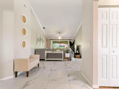 23 Lexington Lane W, Palm Beach Gardens, FL 33418