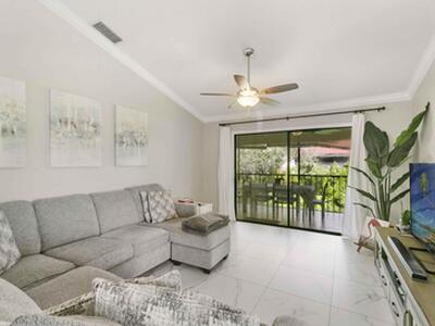 23 Lexington Lane W, Palm Beach Gardens, FL 33418