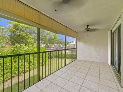 23 Lexington Lane W, Palm Beach Gardens, FL 33418