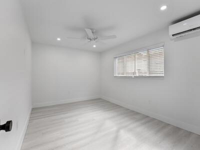 1279 Beach Road, Singer Island, FL 33404