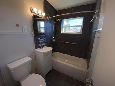 110 Old Spanish Trail, Lake Worth, FL 33462