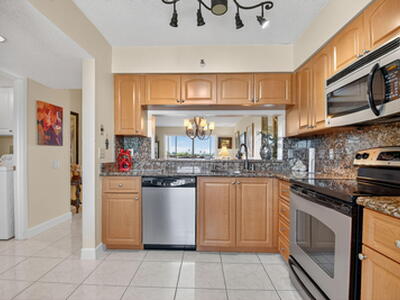 14460 Strathmore Lane, Delray Beach, FL 33446