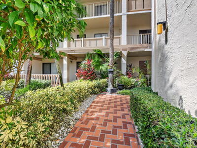 14460 Strathmore Lane, Delray Beach, FL 33446