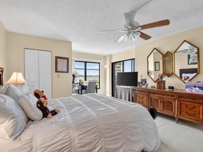 14460 Strathmore Lane, Delray Beach, FL 33446