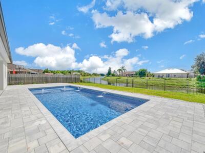 912 SW Bellevue Avenue, Port Saint Lucie, FL 34953