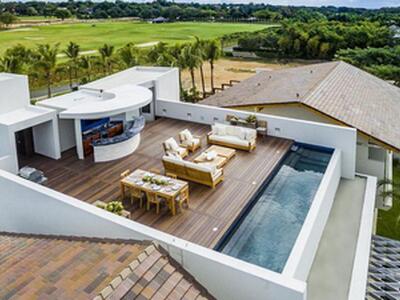 10 00, Casa de Campo, DR 22000