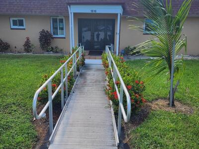 1616 Crandon Avenue, Mangonia Park, FL 33407