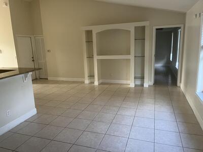 702 SW Amber Terrace, Port Saint Lucie, FL 34953