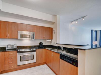 806 E Windward Way, Lantana, FL 33462