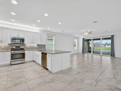 11650 SW Moon River Way, Port Saint Lucie, FL 34987
