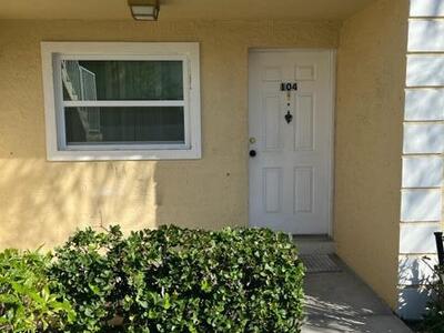 104 Palm Beach Trace Drive, Royal Palm Beach, FL 33411