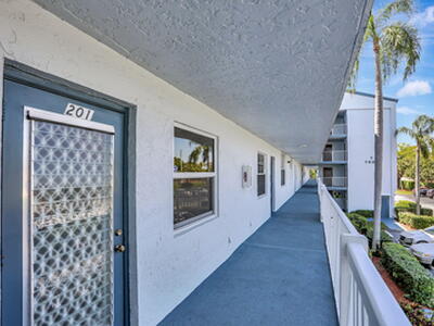 7800 NW 18th Street, Margate, FL 33063