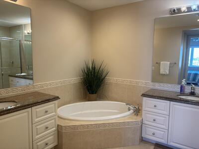 14 Harbour Isle Drive W, Fort Pierce, FL 34949