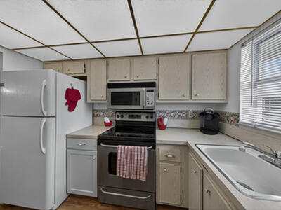 804 SE 7th Street, Deerfield Beach, FL 33441