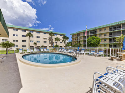 804 SE 7th Street, Deerfield Beach, FL 33441