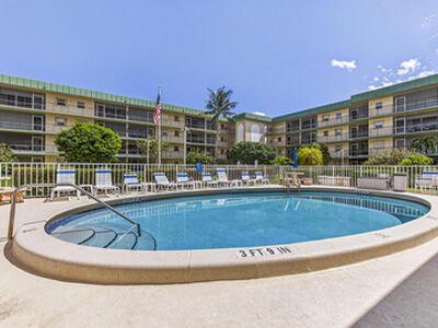 804 SE 7th Street, Deerfield Beach, FL 33441