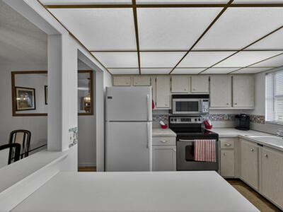 804 SE 7th Street, Deerfield Beach, FL 33441