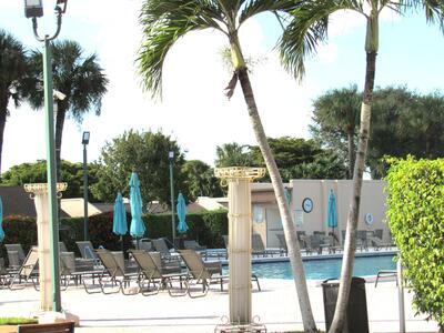 120 Lake Meryl Drive, West Palm Beach, FL 33411