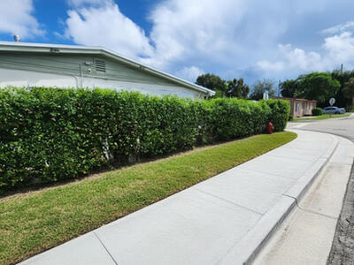 664 W 2nd Street, Riviera Beach, FL 33404