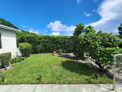 664 W 2nd Street, Riviera Beach, FL 33404