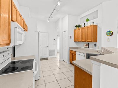 6020 NW Wolverine Road, Port Saint Lucie, FL 34986