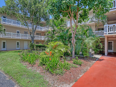 2687 N Garden Drive, Lake Worth, FL 33461