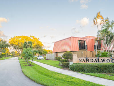 3211 E Gardens East Dr. #C