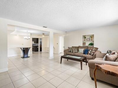 612 S Swinton Avenue, Delray Beach, FL 33444