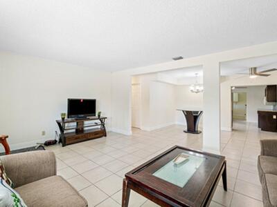 612 S Swinton Avenue, Delray Beach, FL 33444
