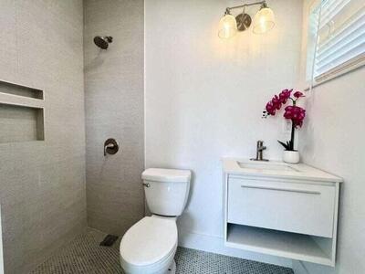 212 NE Entrada Avenue, Port Saint Lucie, FL 34952