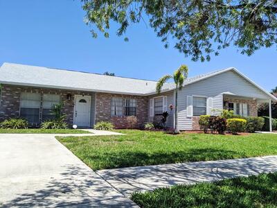 1350 Riverside Circle, Wellington, FL 33414