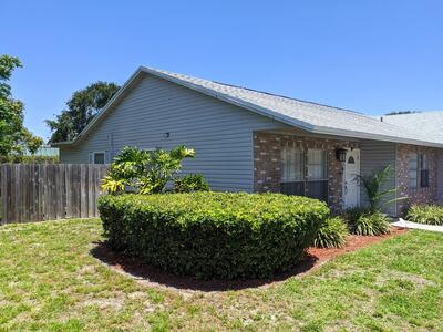 1350 Riverside Circle, Wellington, FL 33414