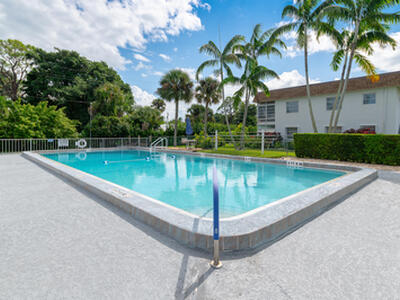 2950 SE Ocean Boulevard SE, Stuart, FL 34996