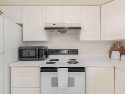 2950 SE Ocean Boulevard SE, Stuart, FL 34996