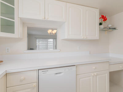 2950 SE Ocean Boulevard SE, Stuart, FL 34996