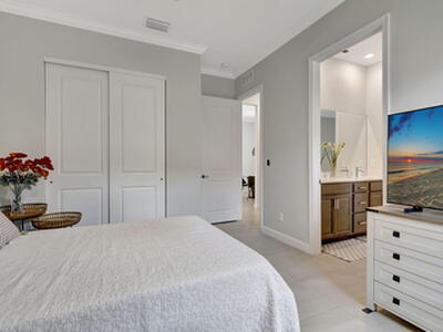 870 Hookline Circle, Loxahatchee, FL 33470