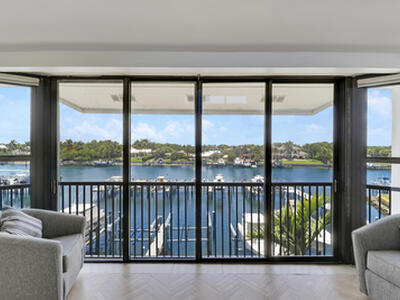 543 Bay Colony Drive N