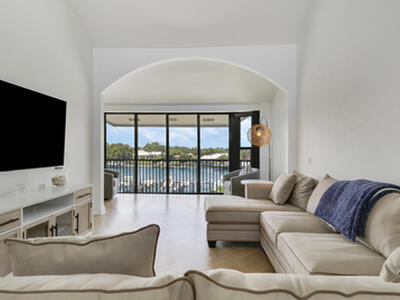 543 Bay Colony Drive N, Juno Beach, FL 33408